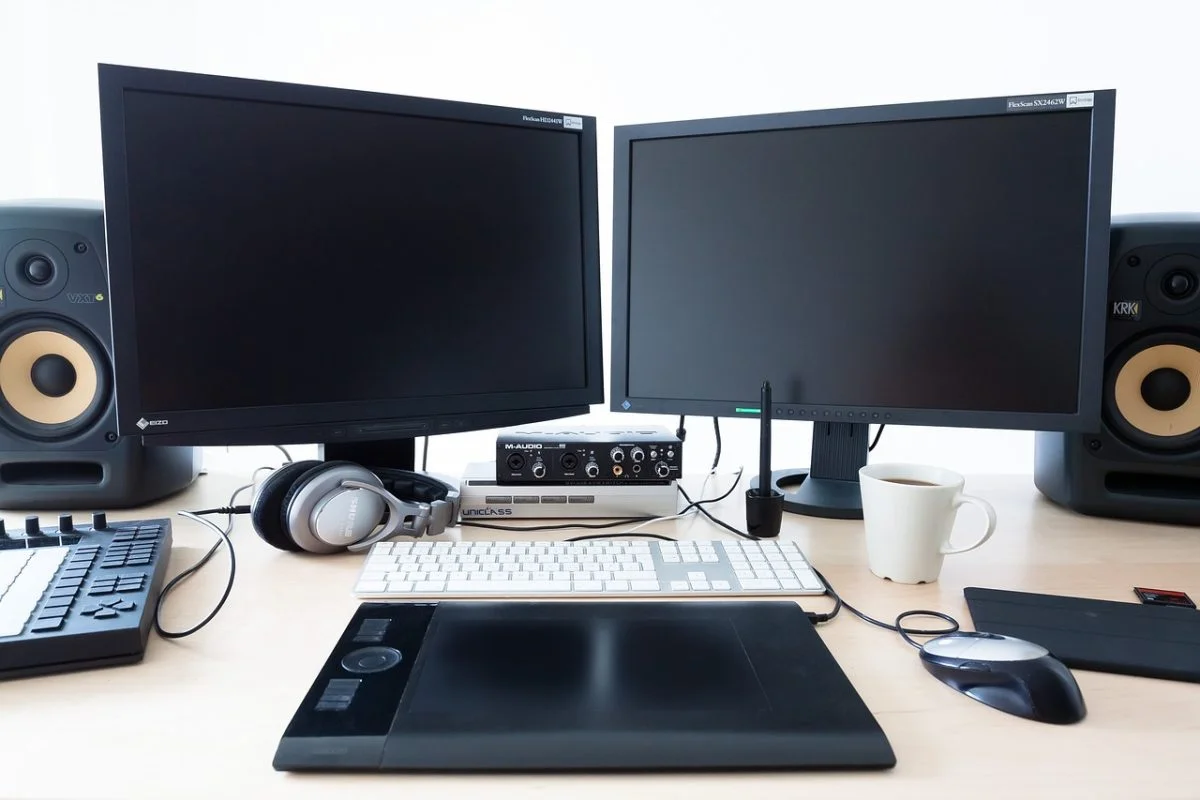 computer, workplace, keyboard-414059.jpg